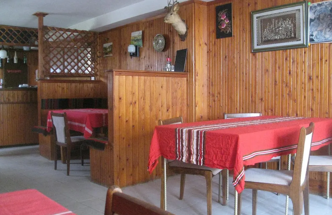 Famili Hotel Barba Yani-1