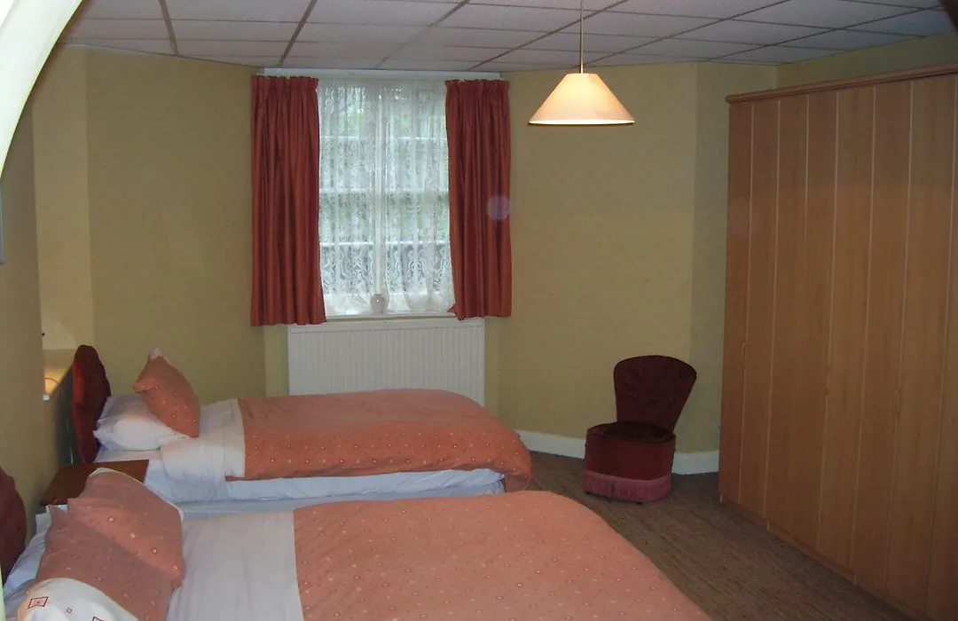Canterbury Hotel Cottages And Apartment'S-1