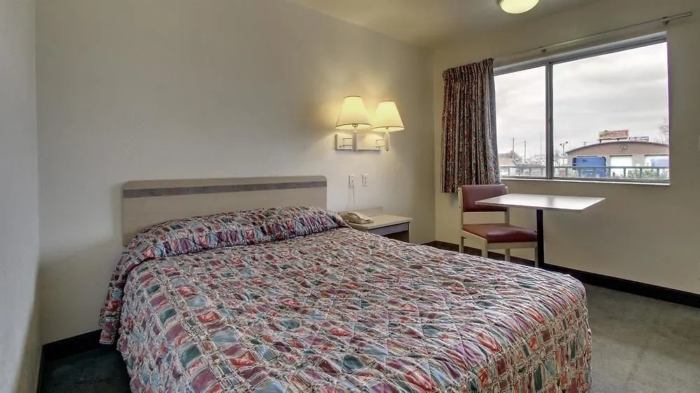 Red Carpet Inn Louisville North -Jeffersonville In-1