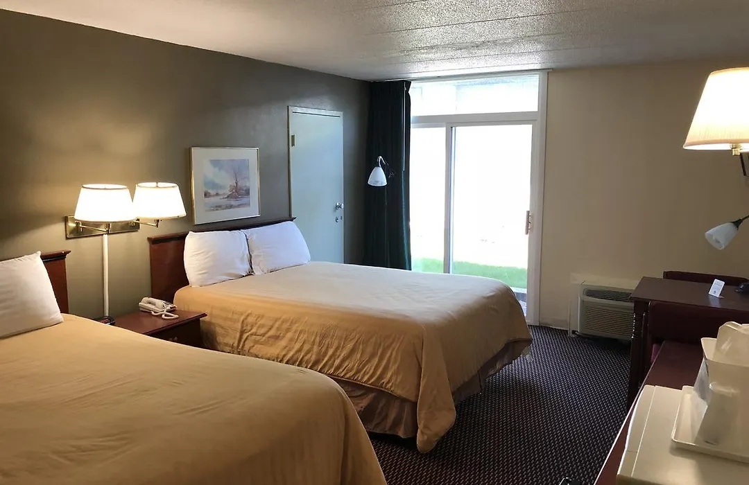 Norwood Inn & Suites Worthington-1