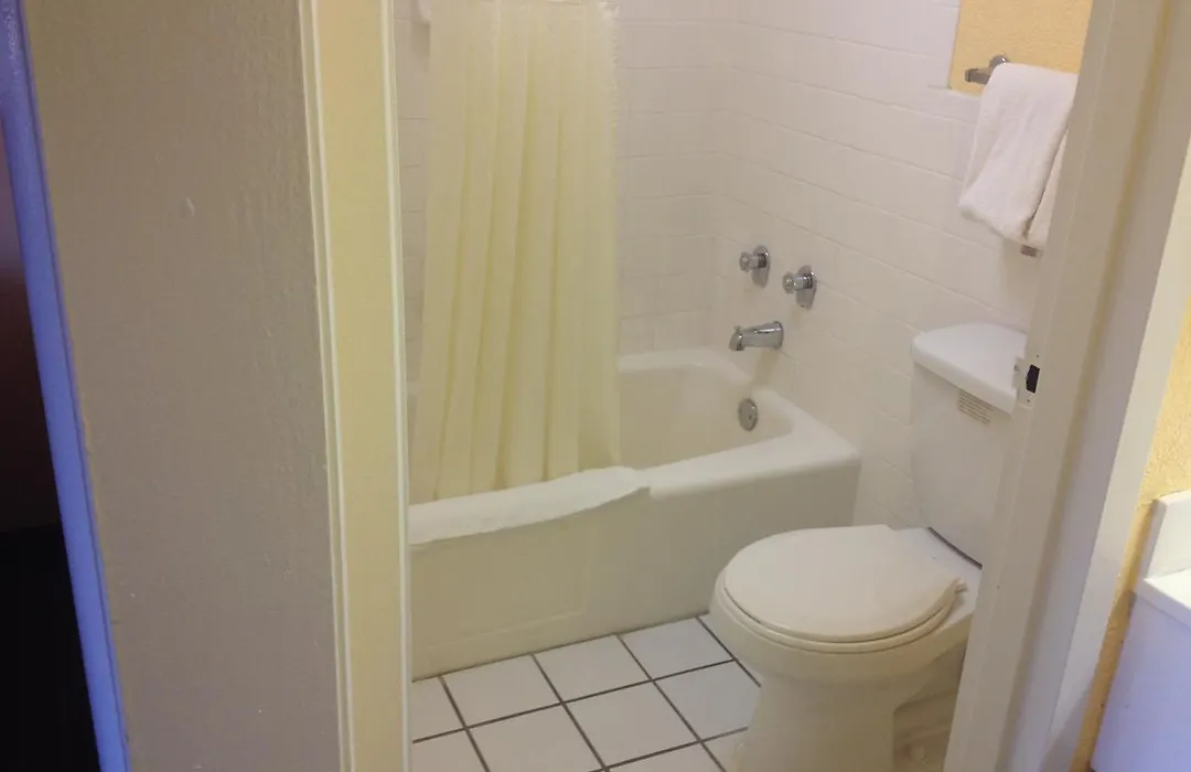 Budget Inn Express Bristol-1