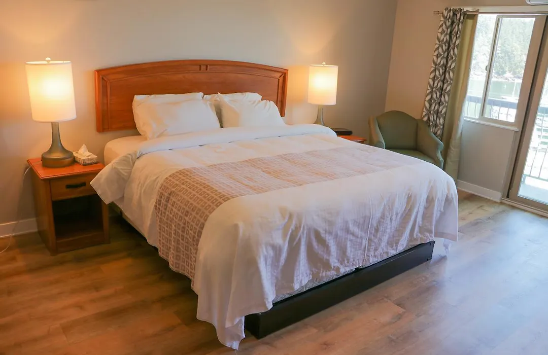 The Waterfront Suites And Marina-1