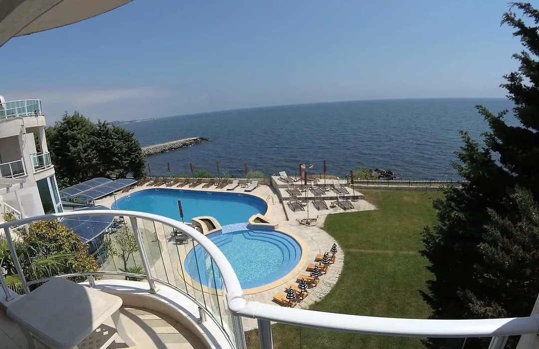 Peter Hotel-1