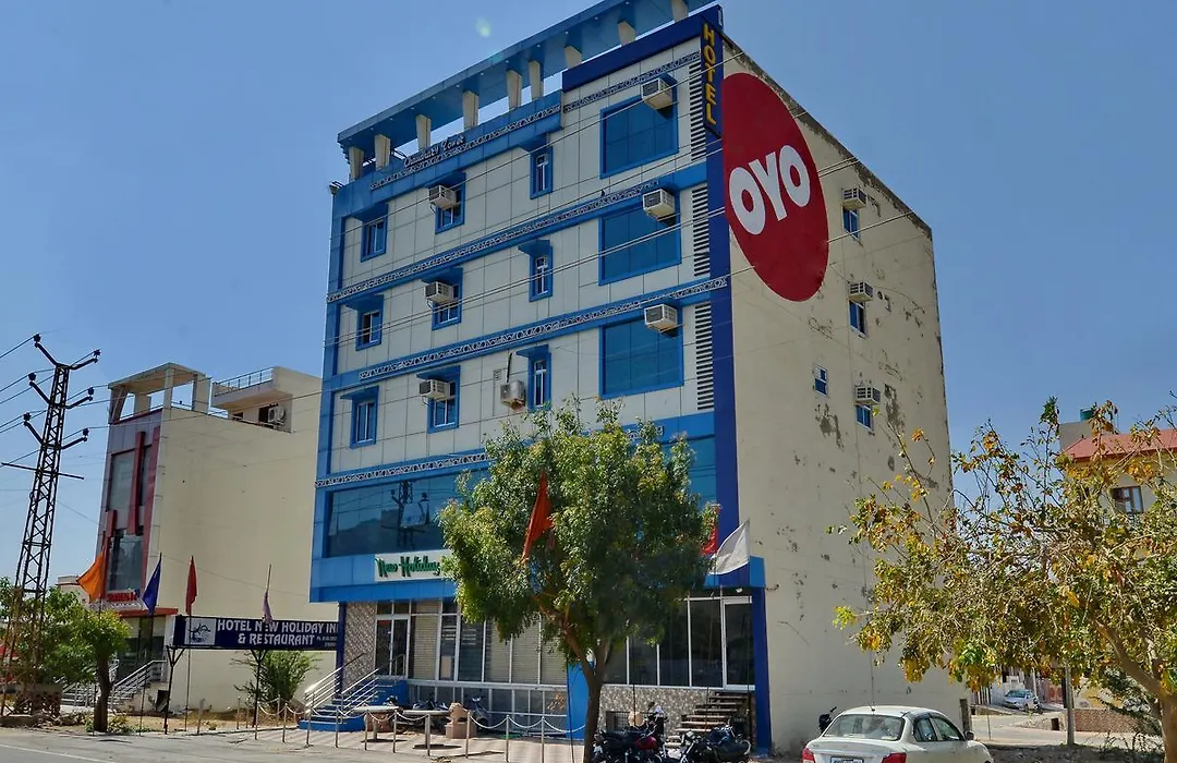 Oyo 2061 Hotel New Holiday Inn-1