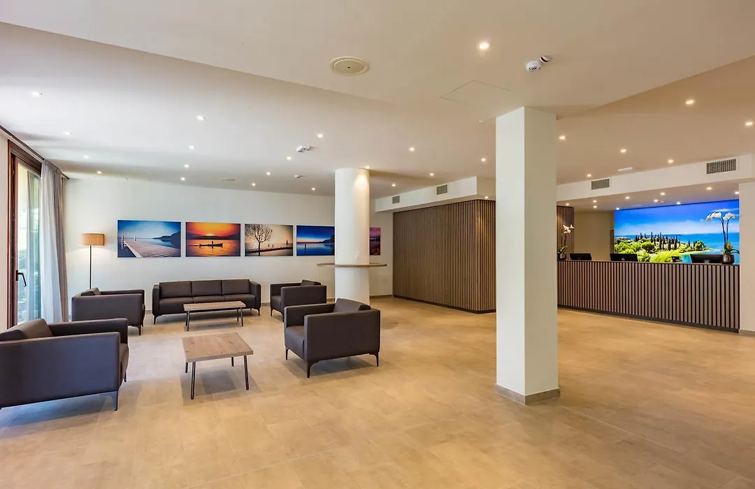 Le Torri Del Garda Familyspa Resort-1