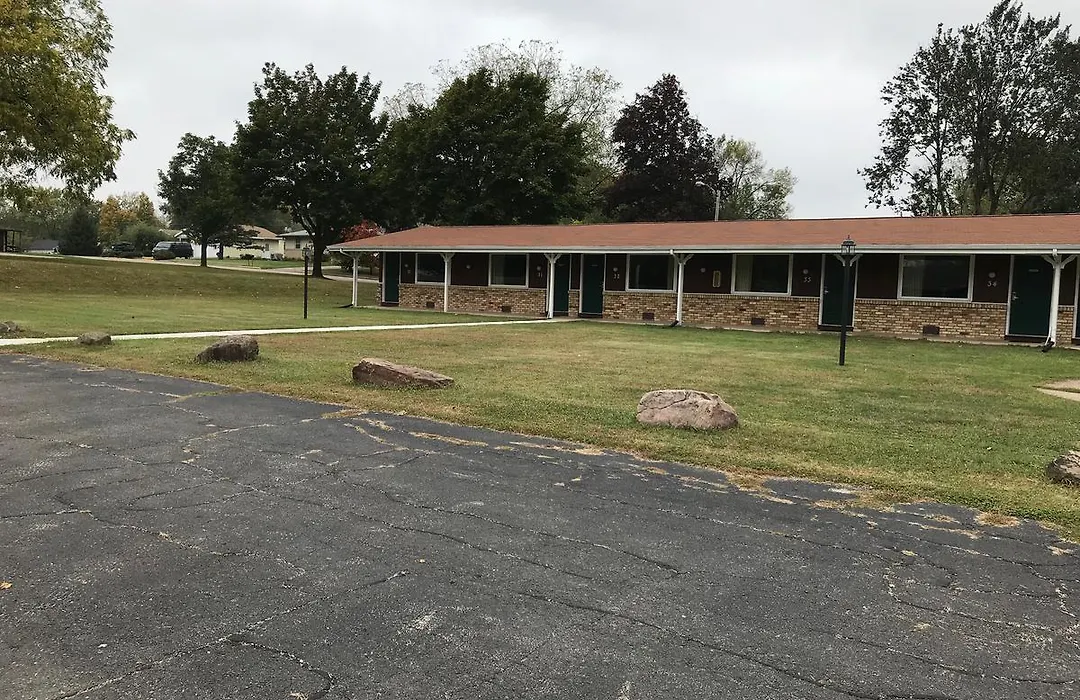 Spinning Wheel Motel-1
