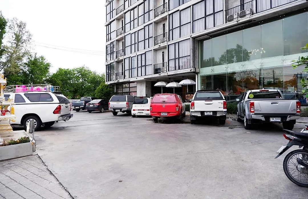 Izen Plus Budget Hotel & Residence-1