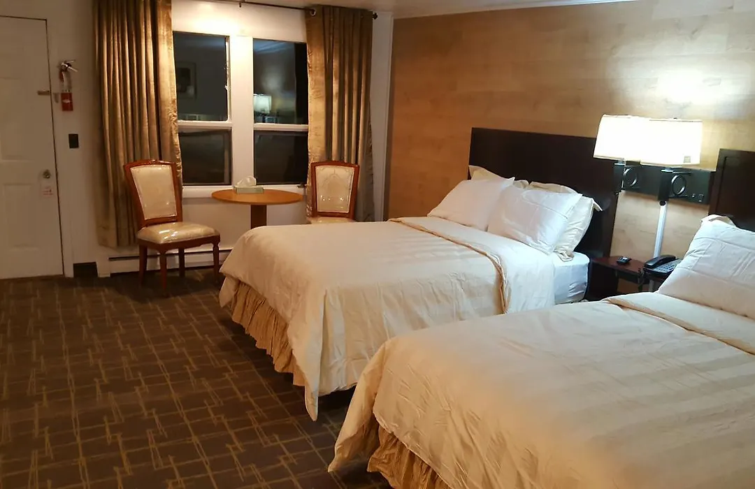 Stucco Lodge-1