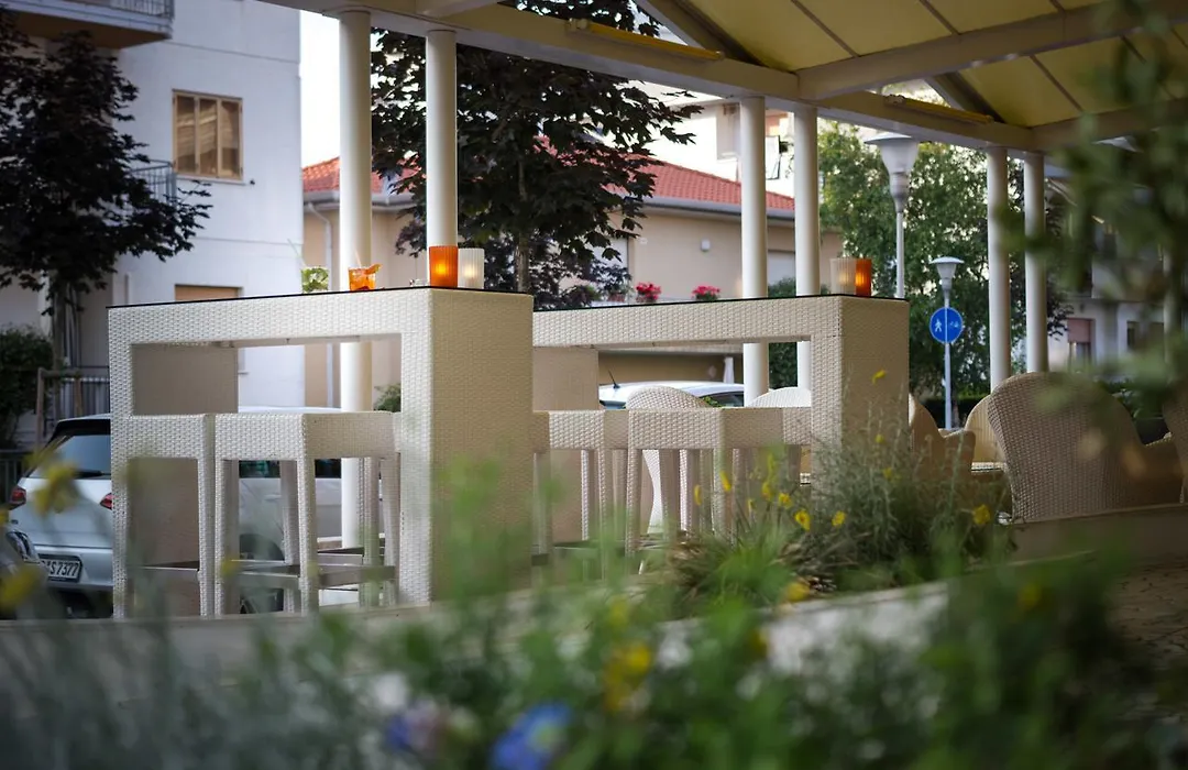 Hotel Aurora-1