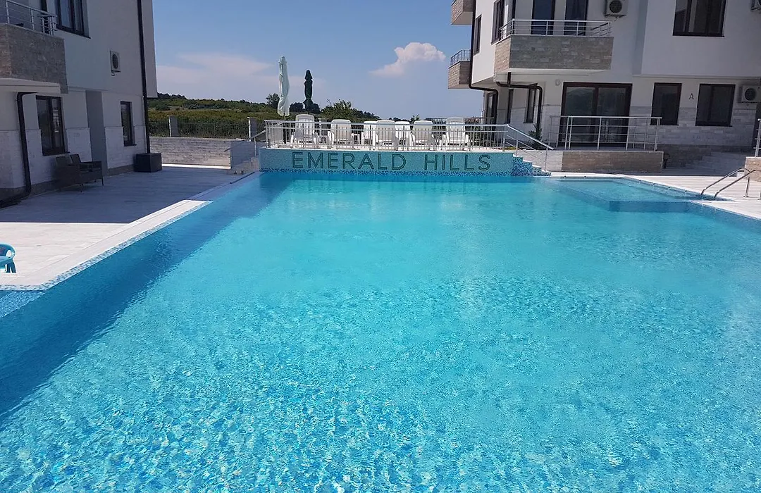 Emerald Hills-1