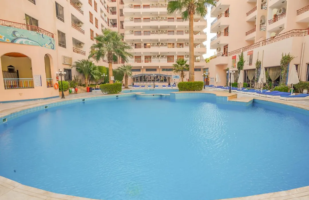 Empire Hotel Aqua Park - Couples And Families-1