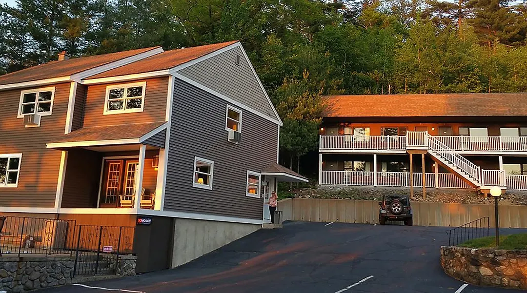 Birch Knoll Motel-1