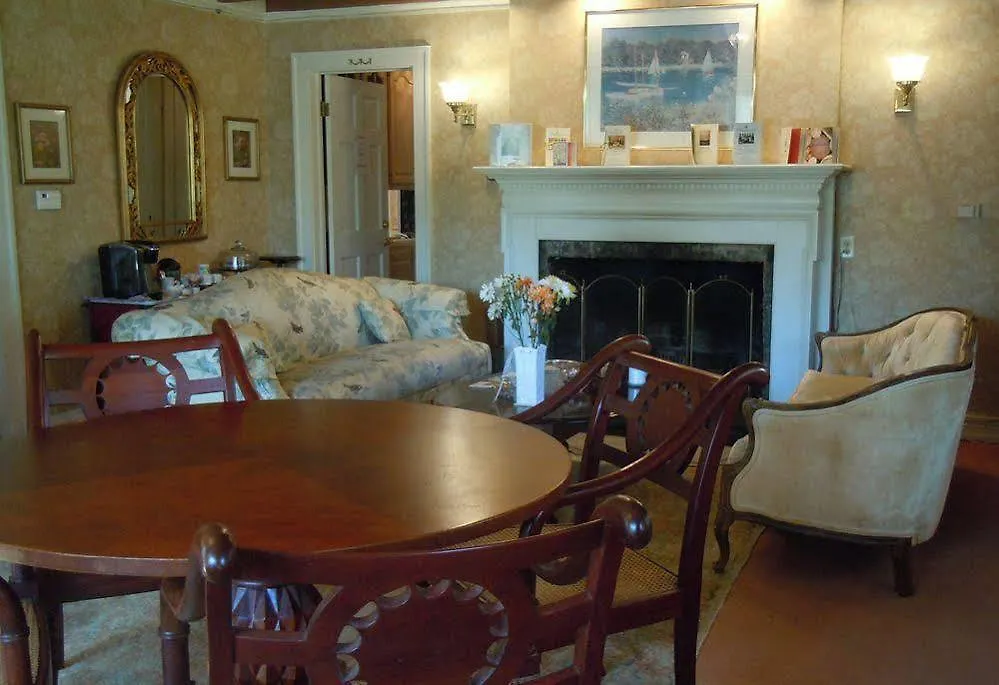 Tidewater Inn-1