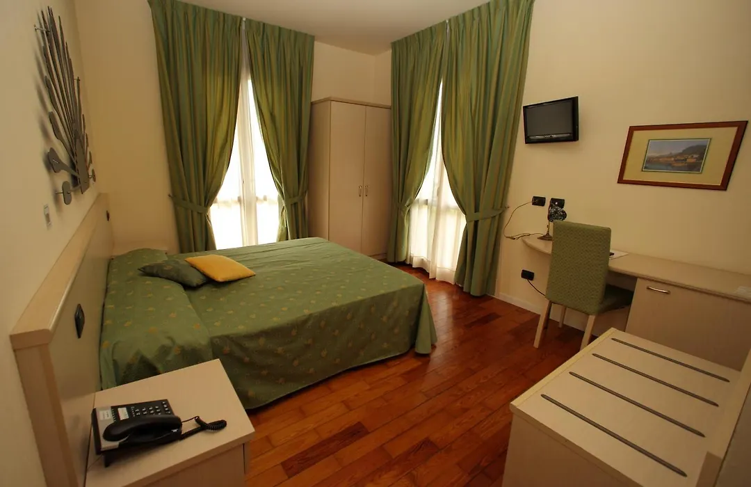 Hotel Fioroni-1