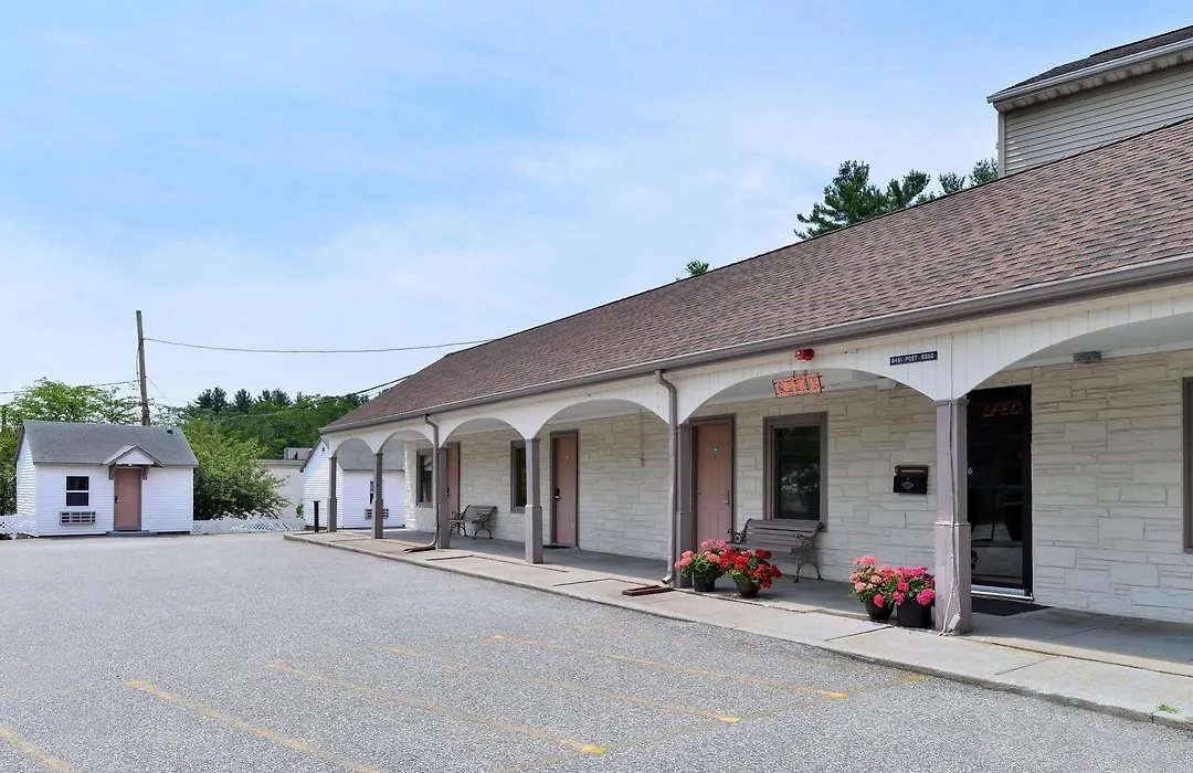 Americas Best Value Inn North Kingstown-1