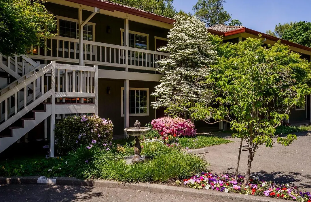 The Jack London Lodge-1