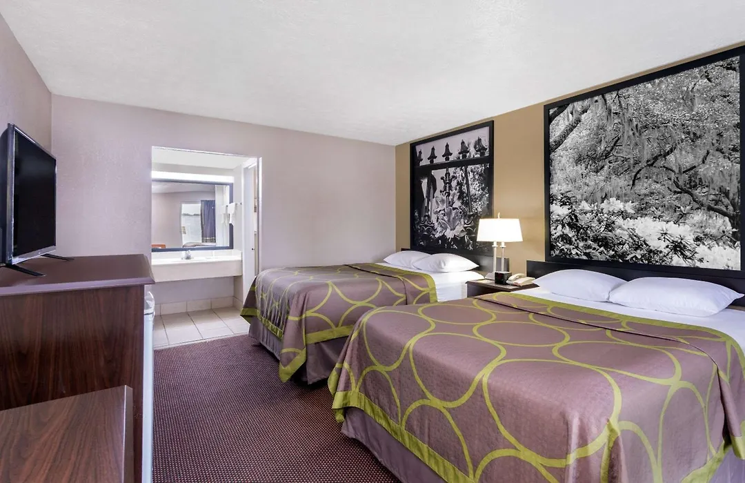 Super 8 By Wyndham Locust Grove-1