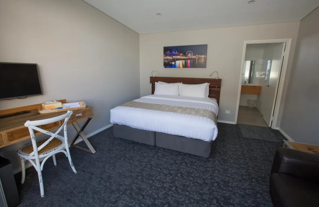Maand Up Fremantle-1