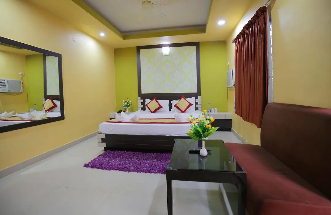 Hotel Pushpak-1