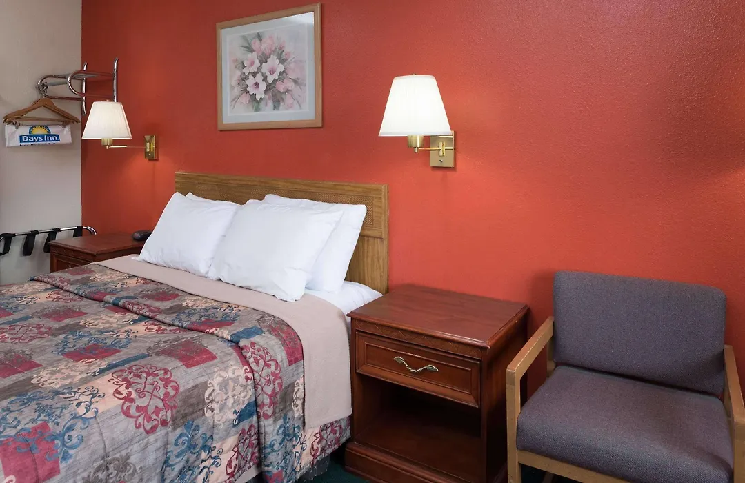 Days Inn By Wyndham Lincoln South-1