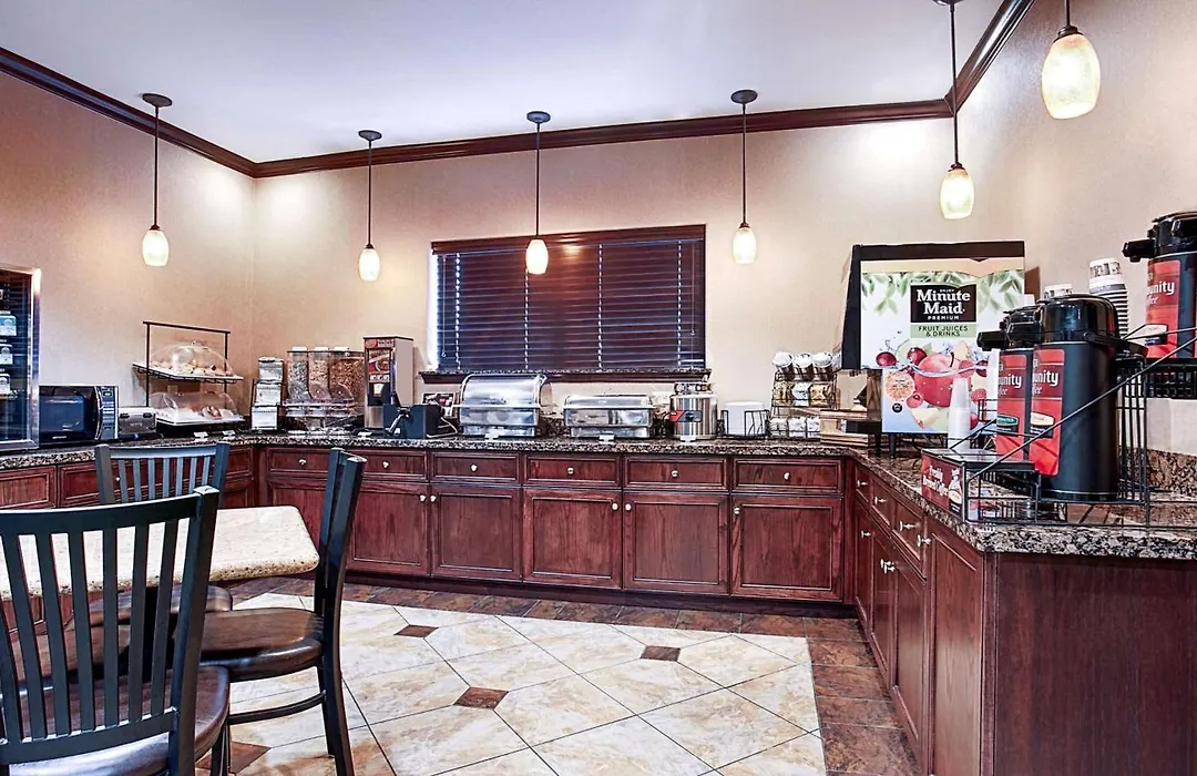 Best Western Plus Royal Mountain Inn & Suites-1