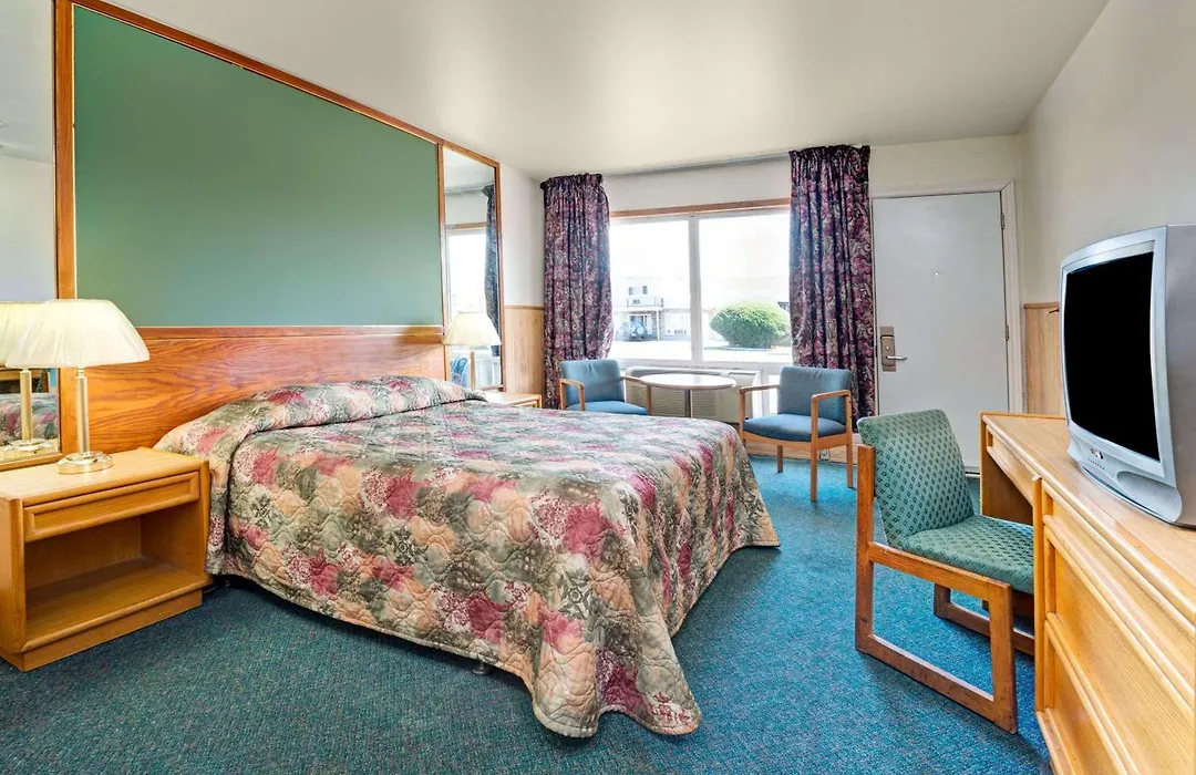 Weber Inn Kitchener-1