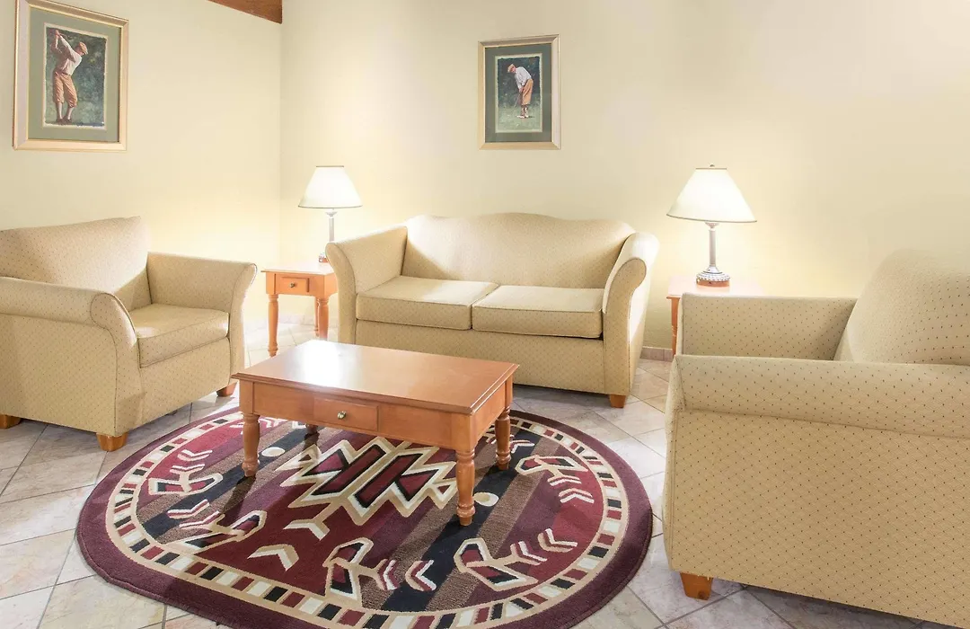 Days Inn By Wyndham Sheboygan/The Falls-1