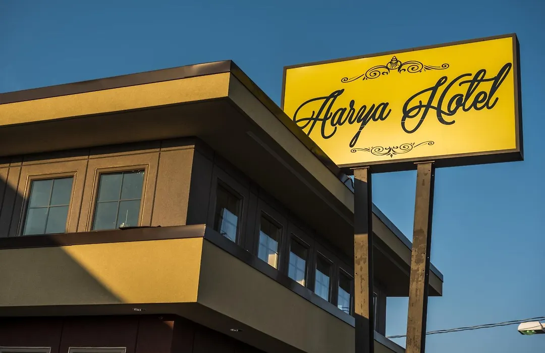 Aarya Hotel By Niagara Fashion Outlets-1