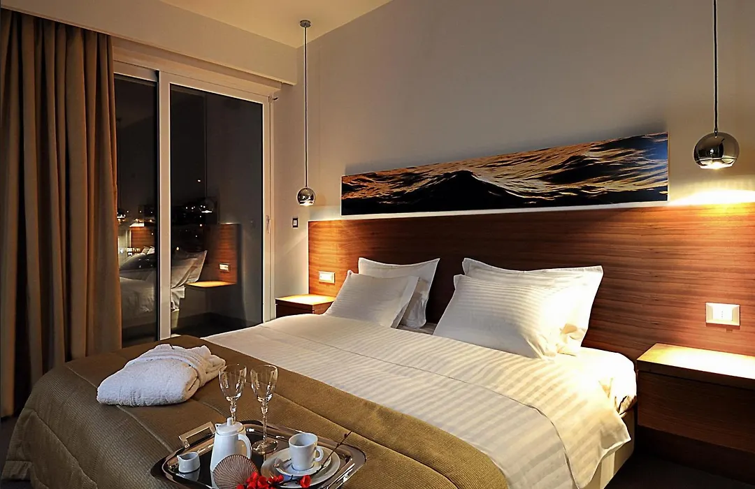 Lucy Hotel-1