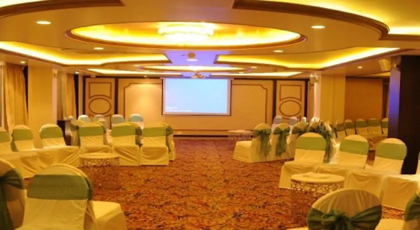 Royal Reve Hotel-1
