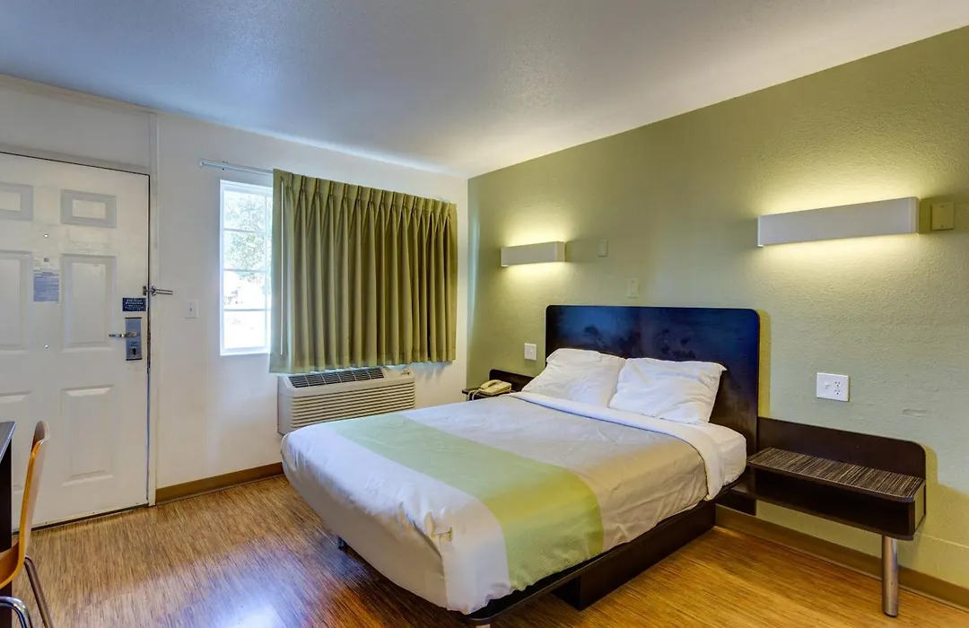 Americas Best Value Inn Bowling Green-1