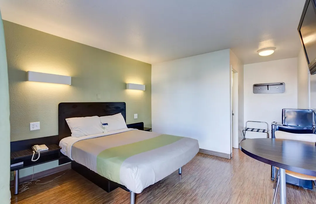 Americas Best Value Inn Bowling Green-1
