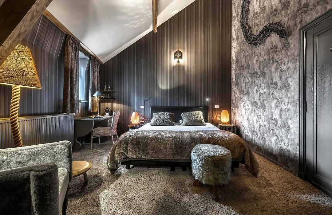 Main Street Hotel-1