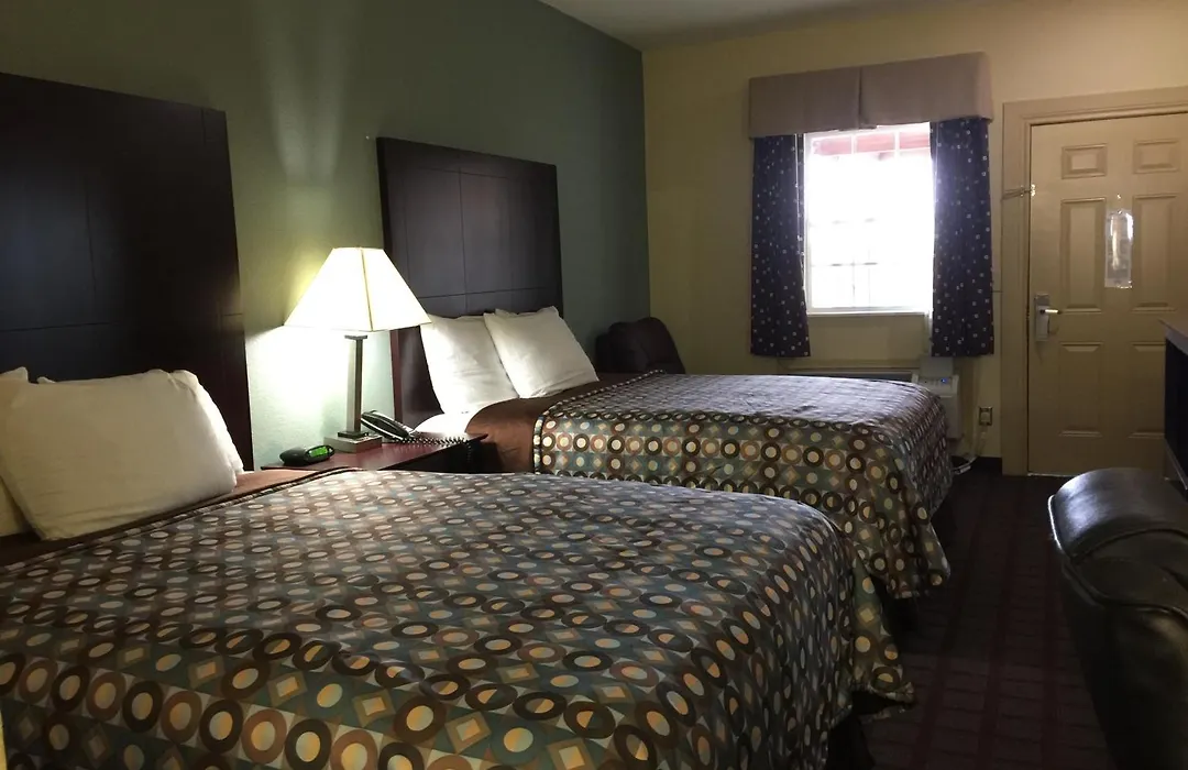 Pearsall Inn And Suites-1
