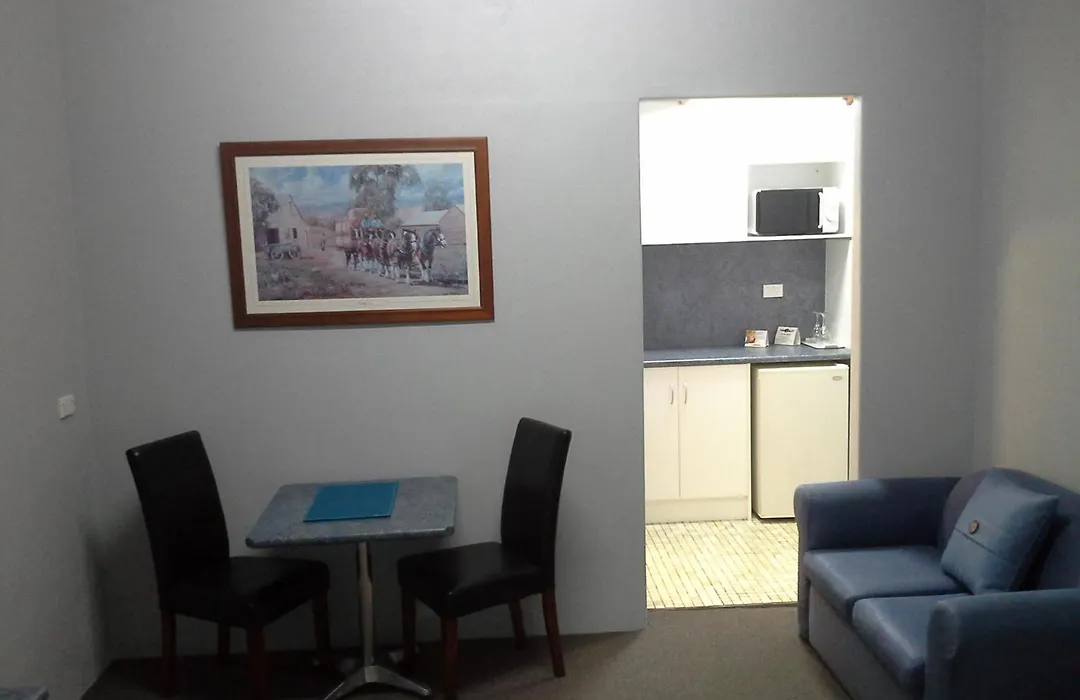 Hideaway Motor Inn-1