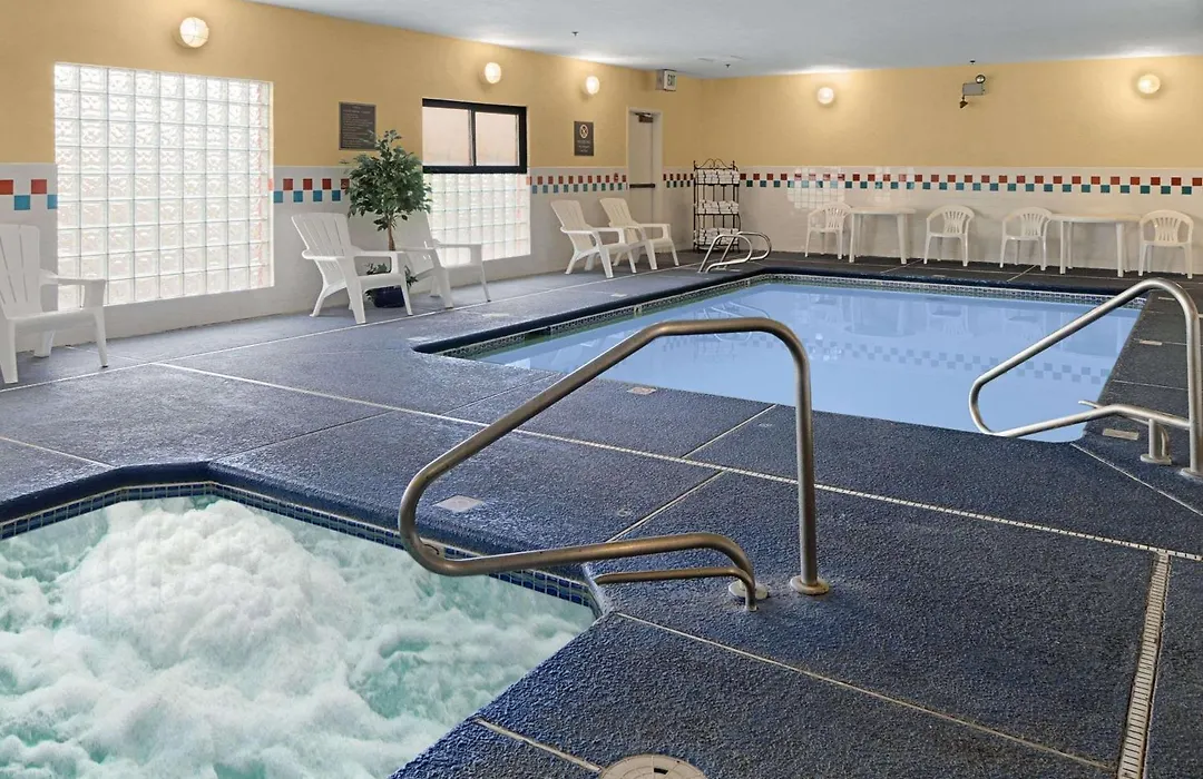 Days Inn By Wyndham Bernalillo-1