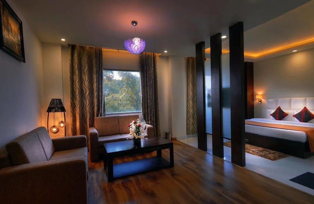 Hotel Dazzle-1