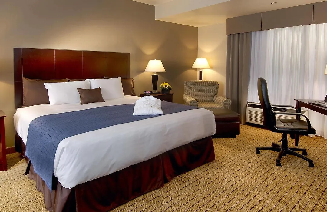 Nichols Village Hotel And Spa-1