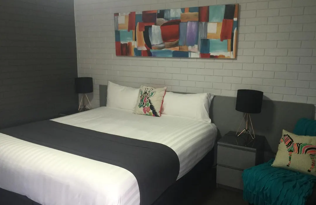 Blue Violet Motor Inn-1