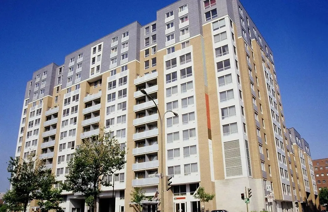 Hotel Faubourg Montreal Centre-Ville Downtown-1