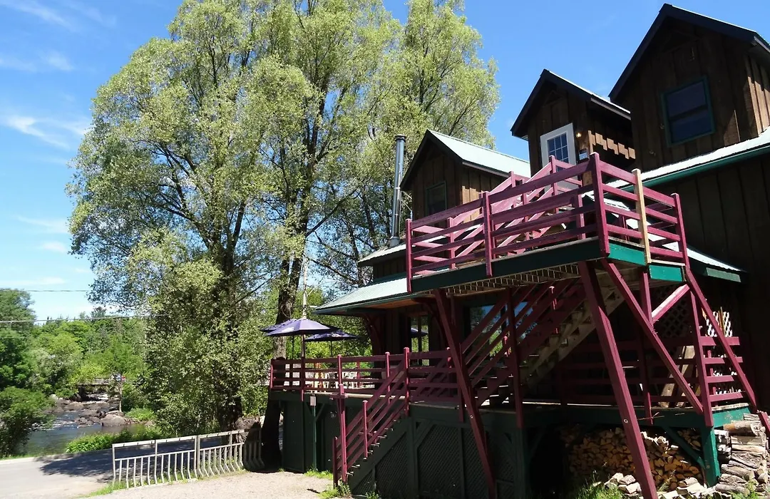 Auberge Micro-Brasserie Le Baril Roulant-1