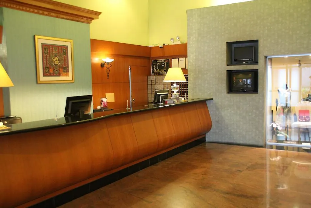 Strand Hotel-1