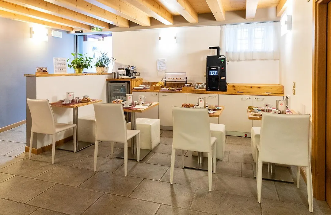 Hotel All'Arco-1