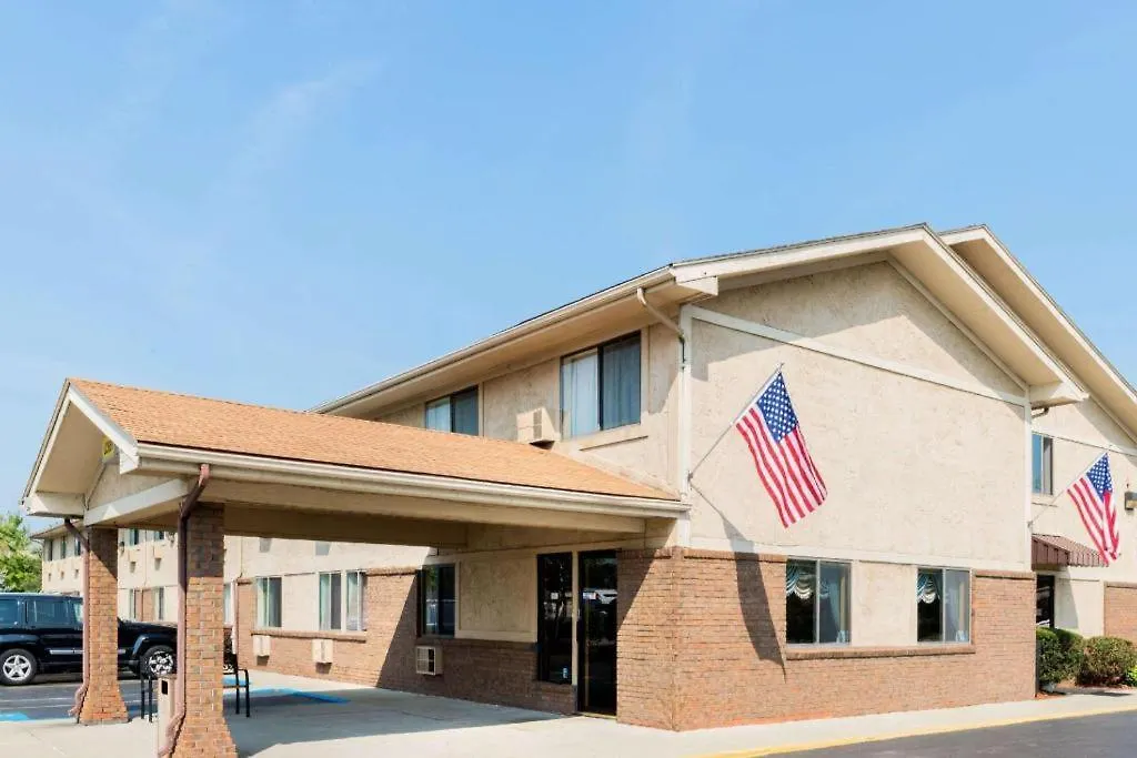 Super 8 By Wyndham Franklin/Middletown Area-1