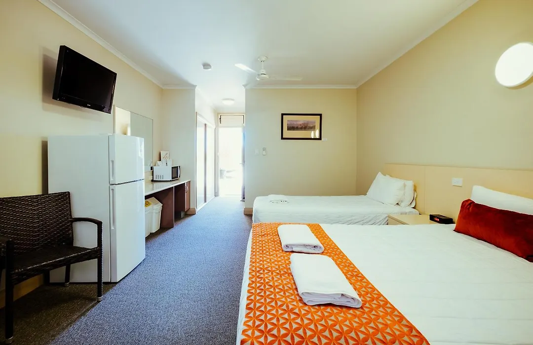 Club Motor Inn-1