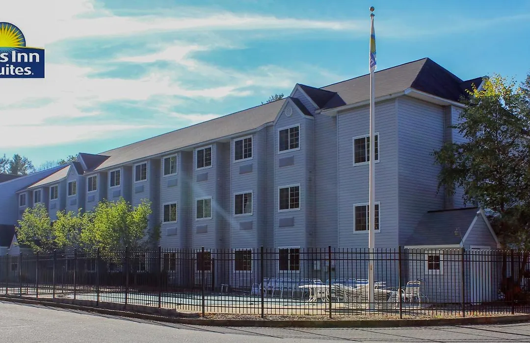 Days Inn By Wyndham Sturbridge-1