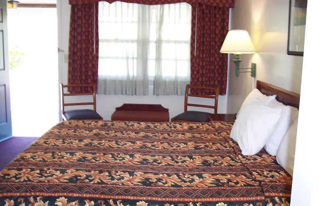 Shore Hills Motel-1