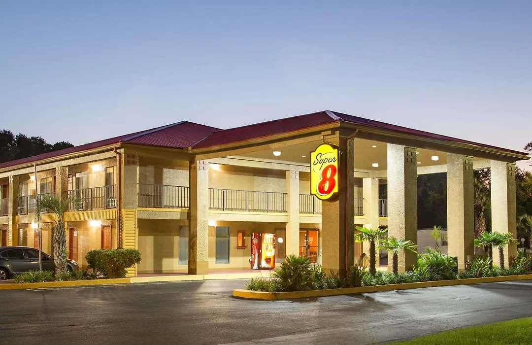 Super 8 Defuniak Springs-1