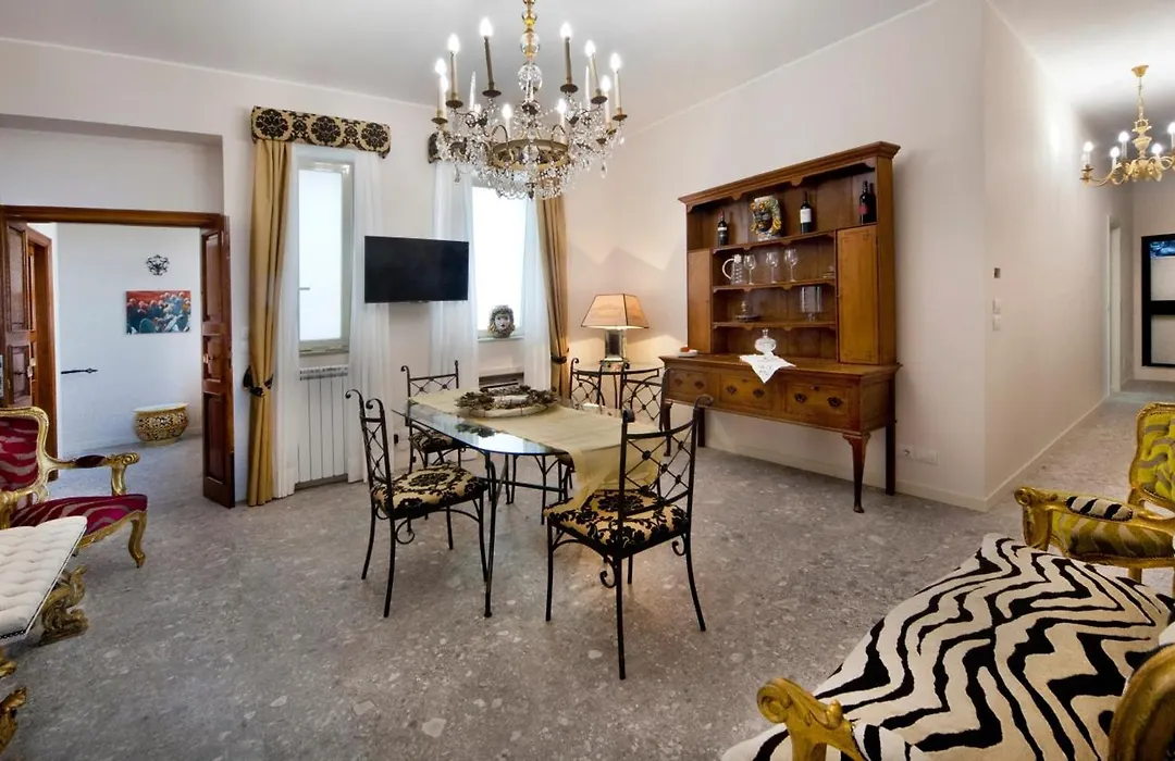 Porta Di Mezzo Luxury Suites & Rooms-1