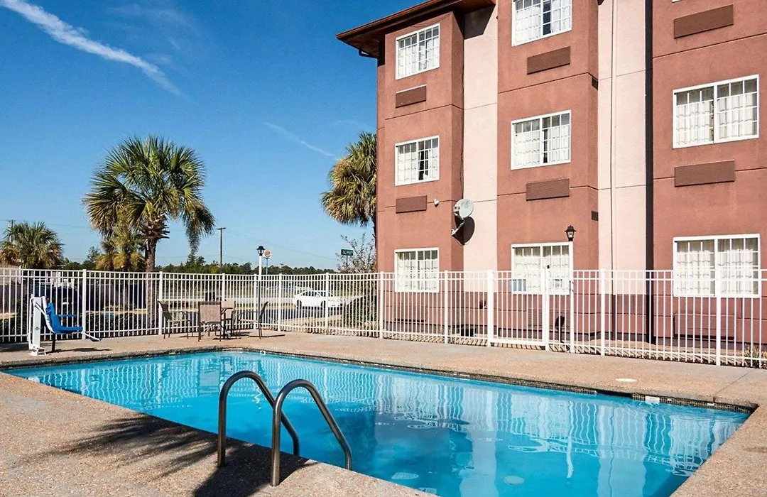 Econo Lodge Inn & Suites Natchitoches-1